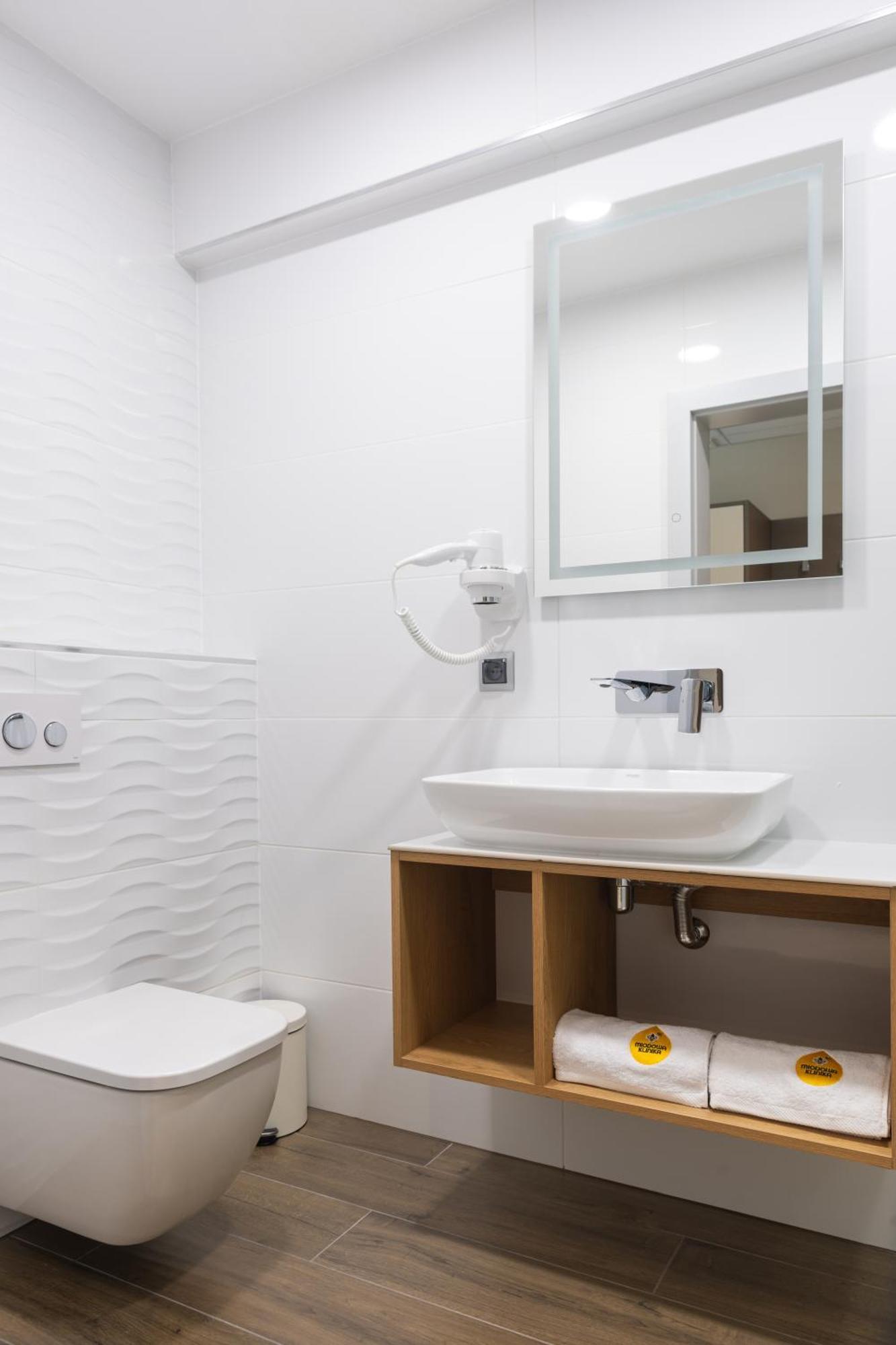 Hotel Miodowa Klinika Kamianna Exteriér fotografie